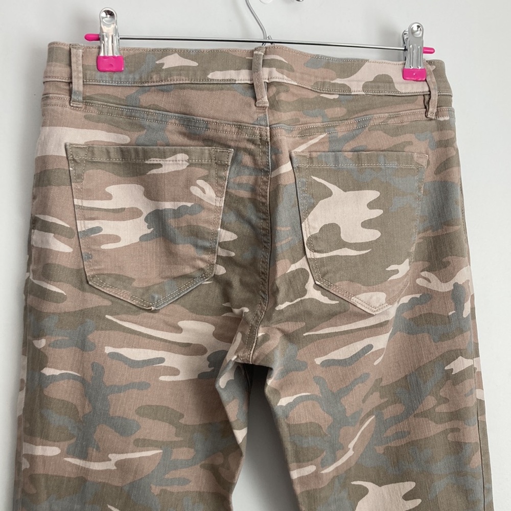 Loft| Faded Camo Relaxed Skinny Jeans sz27/4 - Picture 3 of 7